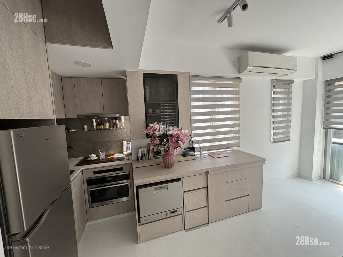 Ka Fung Building Sell Studio , 1 Bathroom 279 ft²