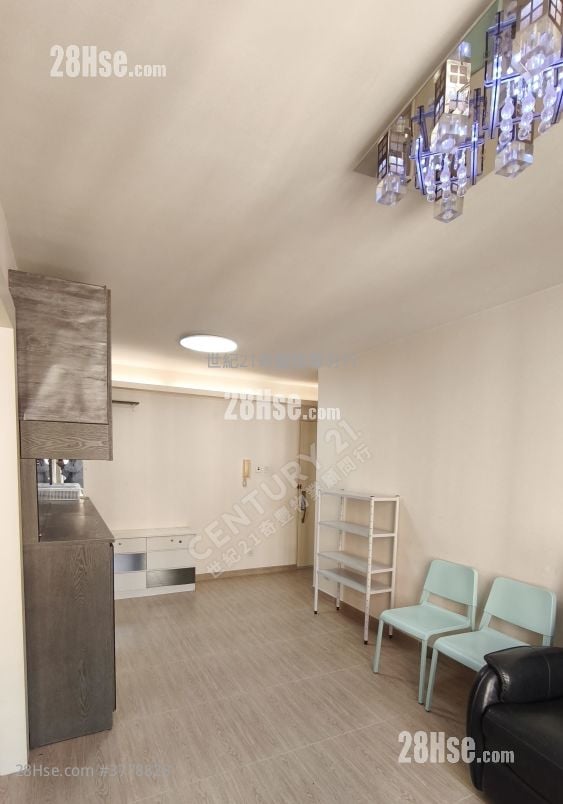 Yu Chui Court Rental 2 Bedrooms , 1 Bathroom 510 ft²