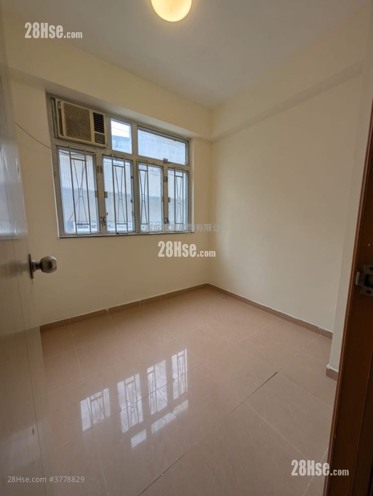 Foo Yue Building Sell 2 Bedrooms , 1 Bathroom 357 ft²