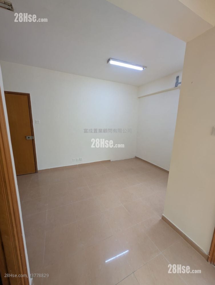 Foo Yue Building Sell 2 Bedrooms , 1 Bathroom 357 ft²