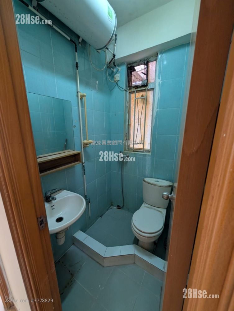 Foo Yue Building Sell 2 Bedrooms , 1 Bathroom 357 ft²