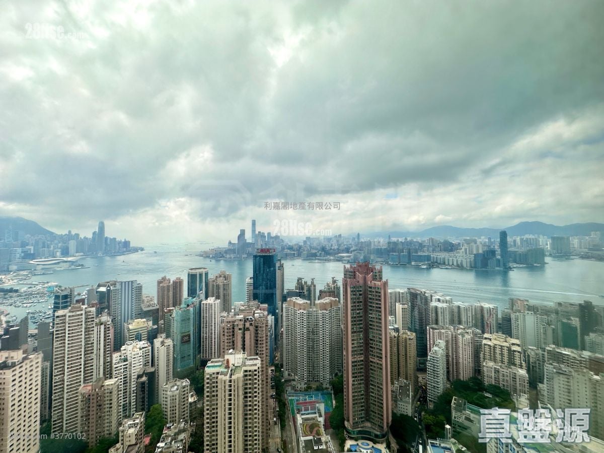 海天峰 售盘 3 房 935 平方尺