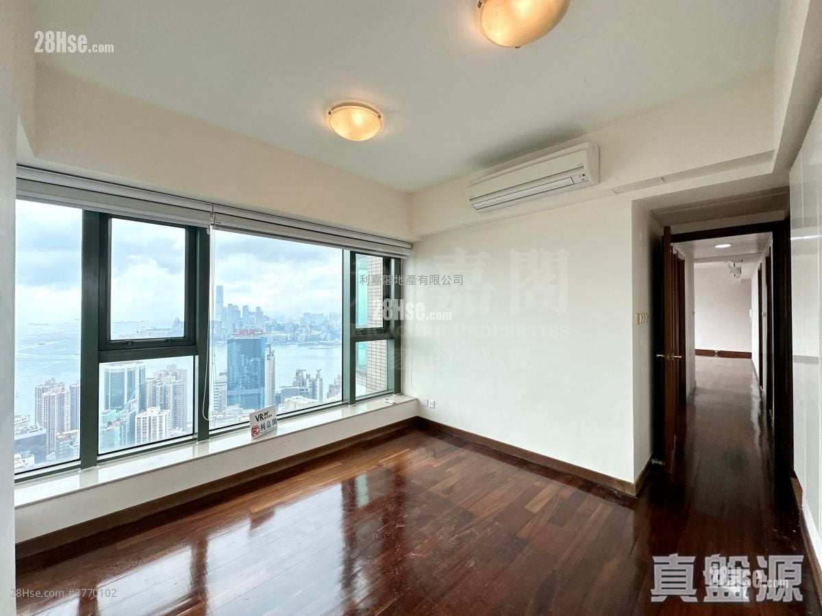 海天峰 售盘 3 房 935 平方尺