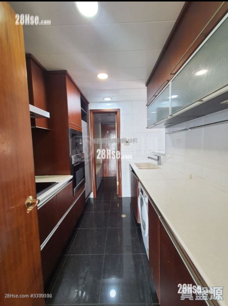 海天峰 售盘 3 房 935 平方尺