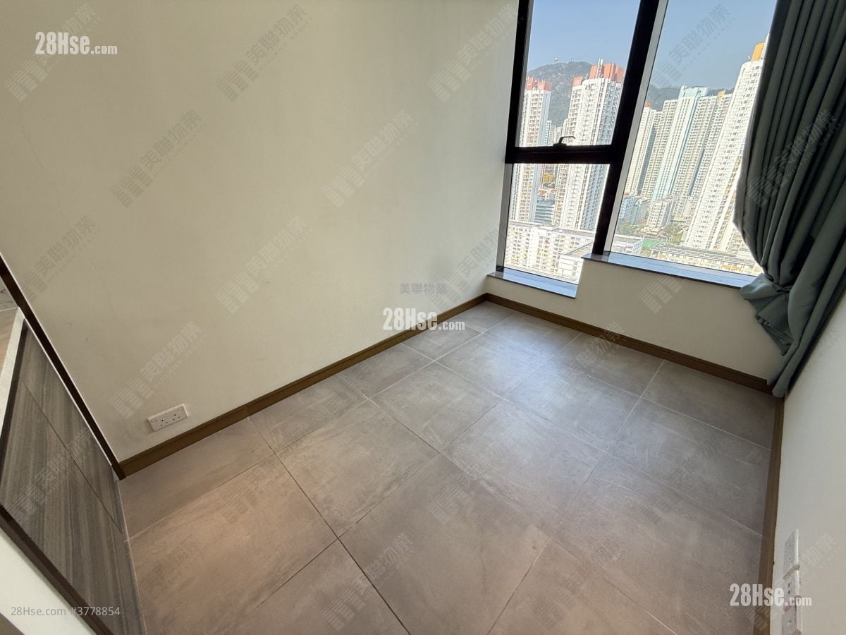 Ava61 Sell Studio , 1 Bathroom 150 ft²