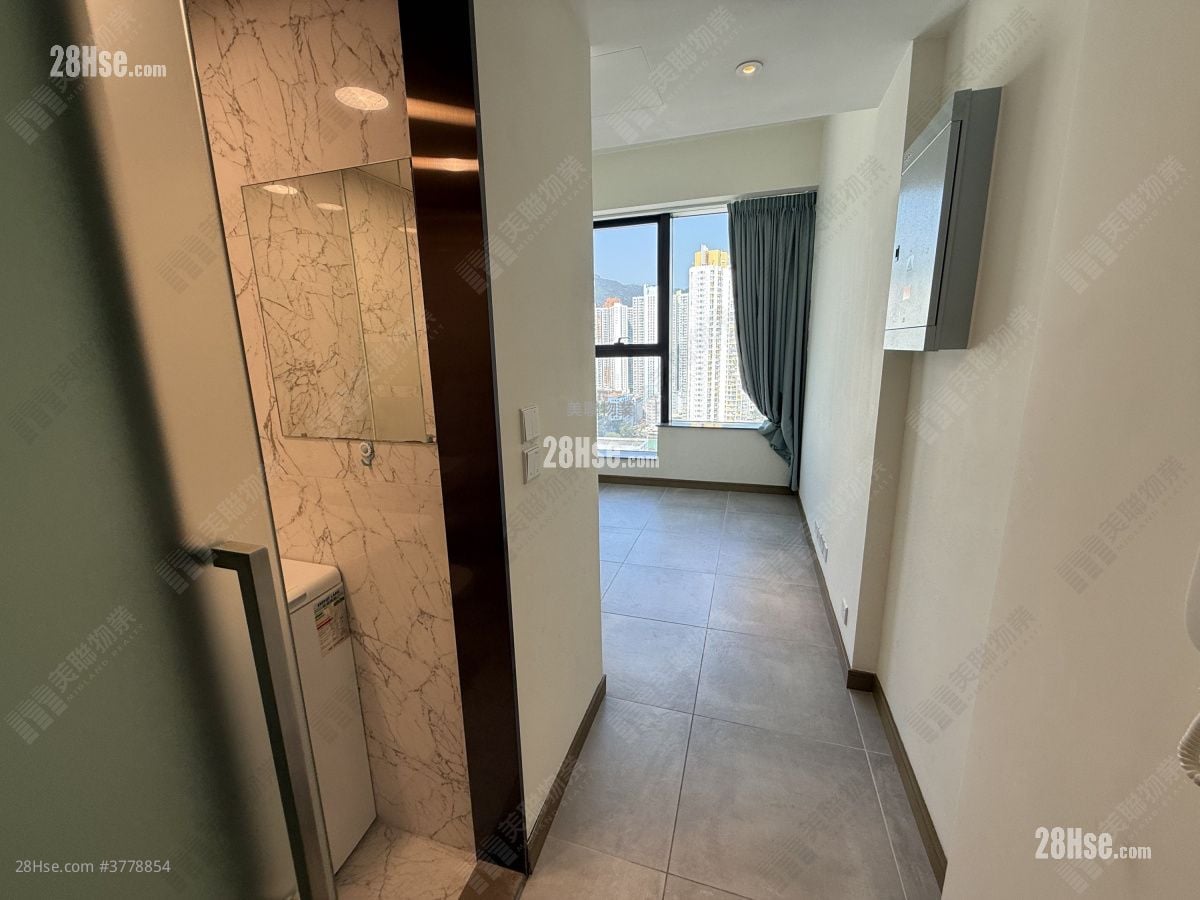 Ava61 Sell Studio , 1 Bathroom 150 ft²