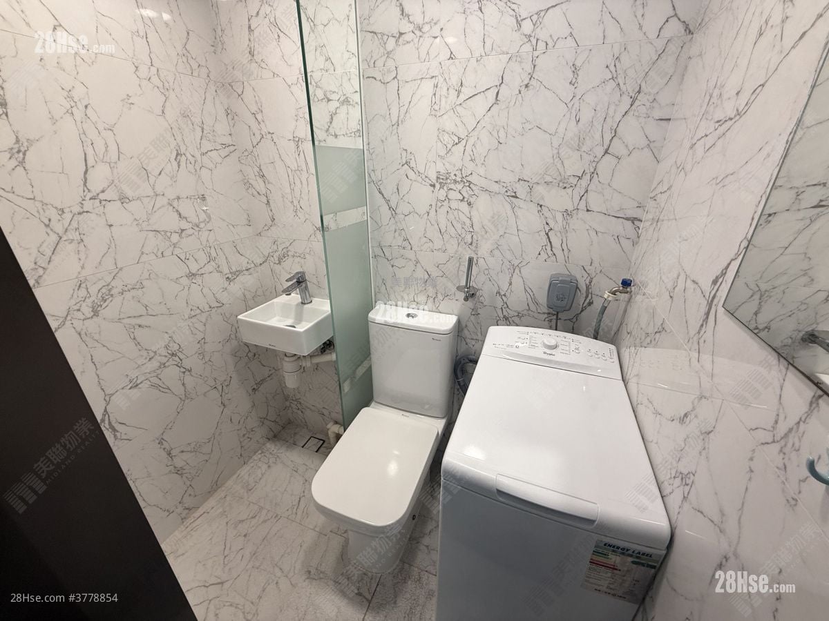 Ava61 Sell Studio , 1 Bathroom 150 ft²