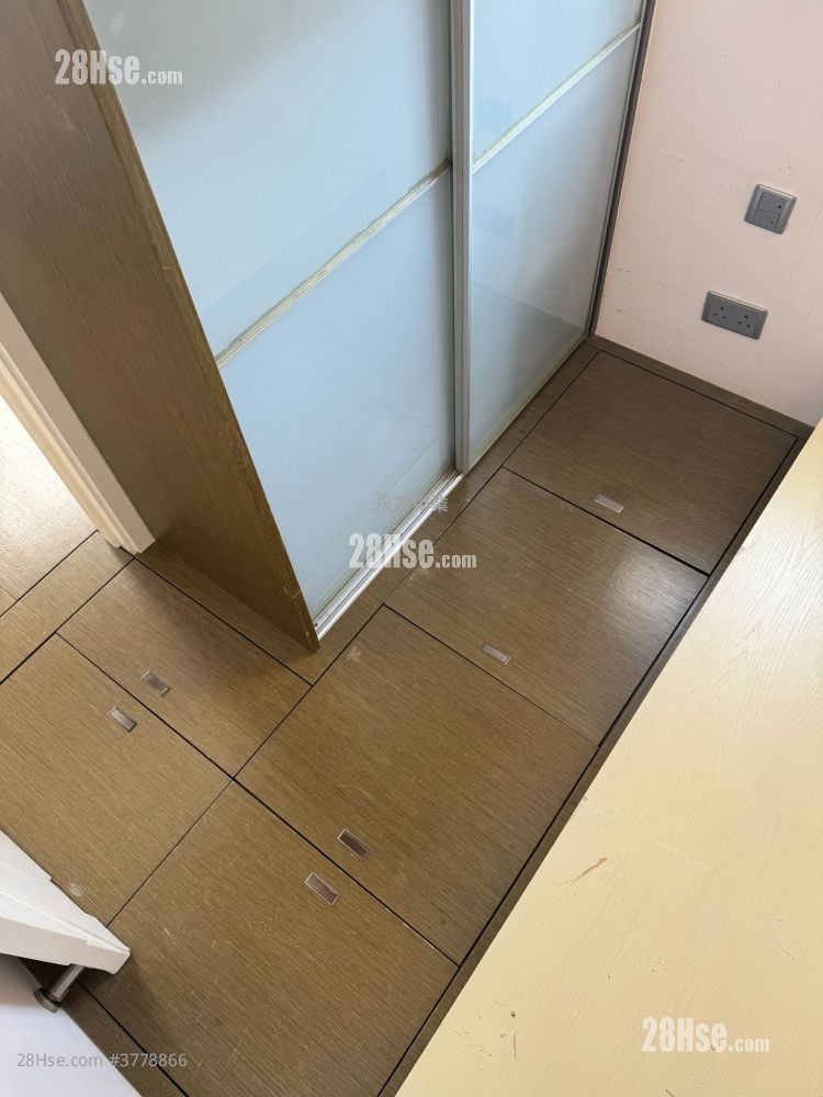 筲箕湾中心 租盘 306 平方尺