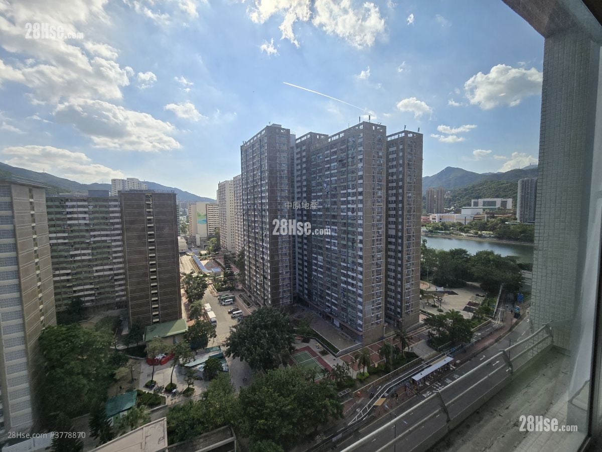 Greenfield Court Sell 3 Bedrooms , 2 Bathrooms 663 ft²