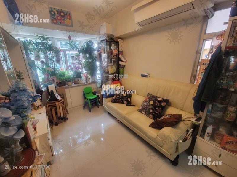 Hunghom Bay Centre Sell 2 Bedrooms 415 ft²
