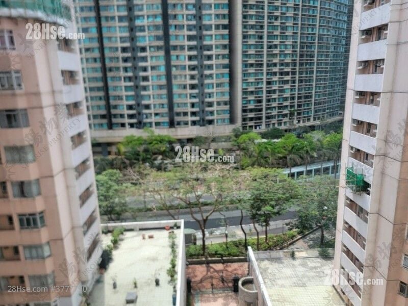 Hunghom Bay Centre Sell 2 Bedrooms 415 ft²