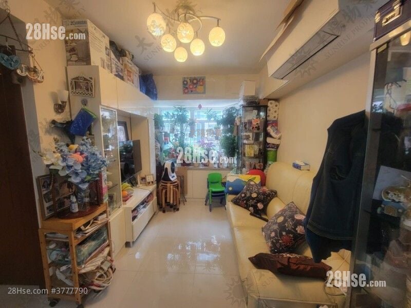 Hunghom Bay Centre Sell 2 Bedrooms 415 ft²