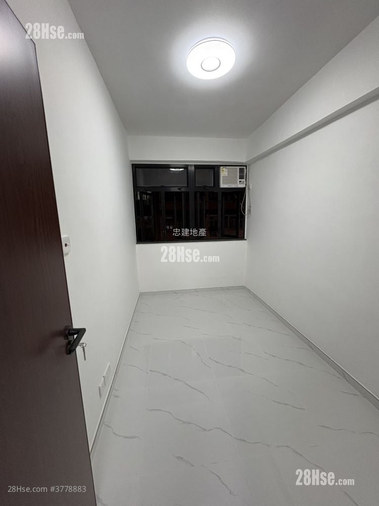 Golden Jubilee House Sell 3 Bedrooms , 1 Bathroom 616 ft²