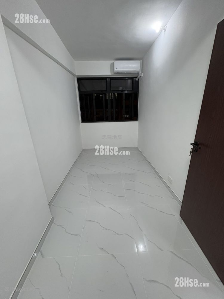 Golden Jubilee House Sell 3 Bedrooms , 1 Bathroom 616 ft²