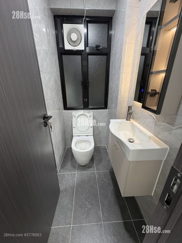 Golden Jubilee House Sell 3 Bedrooms , 1 Bathroom 616 ft²