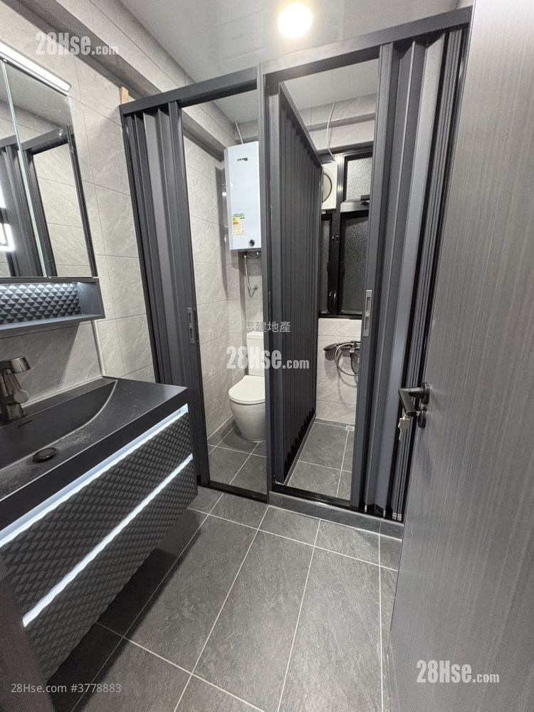 Golden Jubilee House Sell 3 Bedrooms , 1 Bathroom 616 ft²