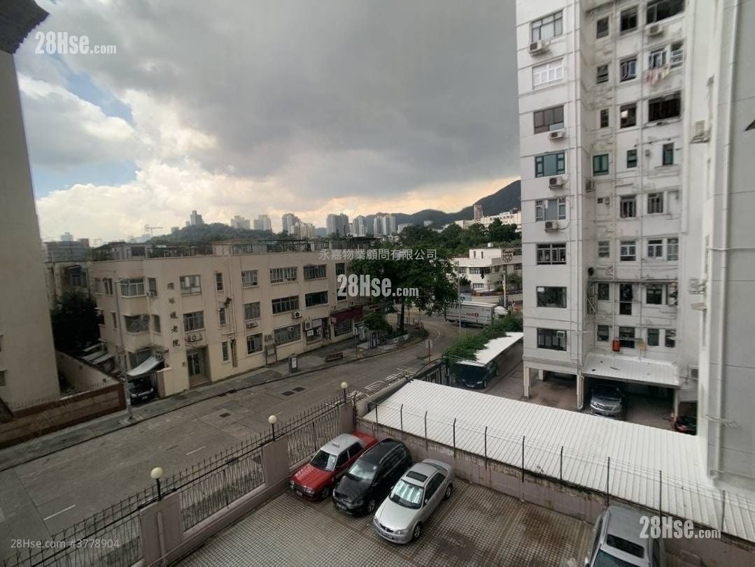 Harcourt Garden Sell 3 Bedrooms , 2 Bathrooms 1,830 ft²