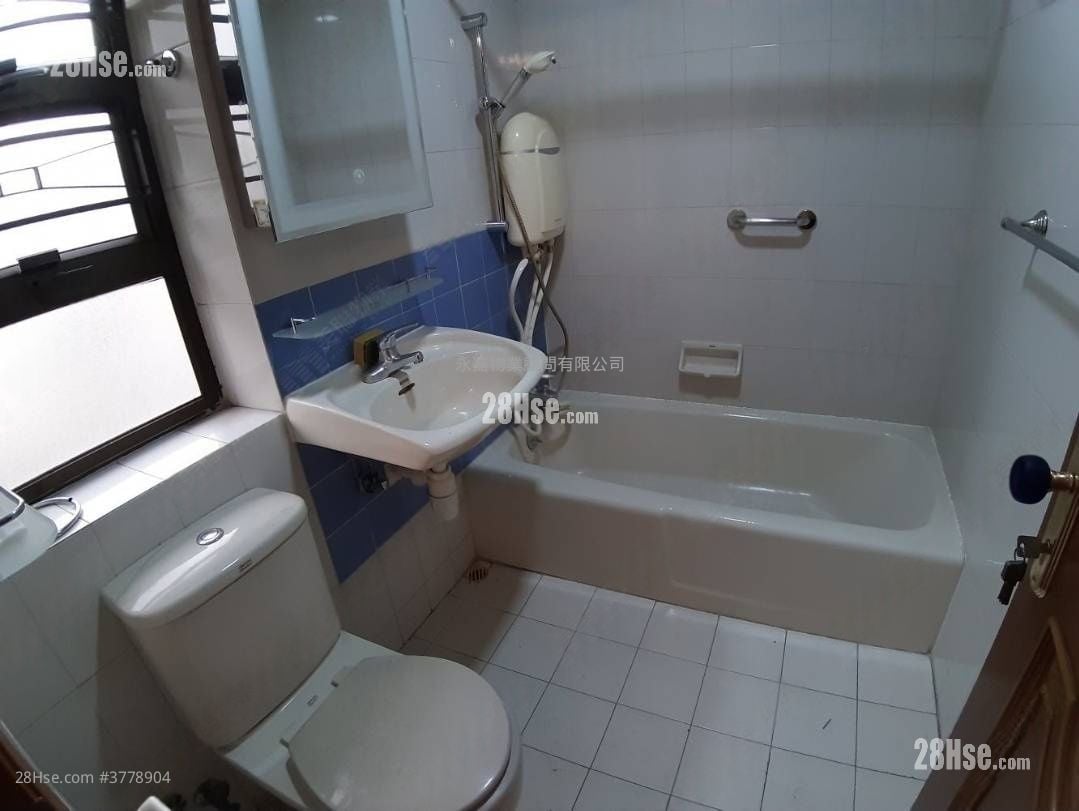 Harcourt Garden Sell 3 Bedrooms , 2 Bathrooms 1,830 ft²