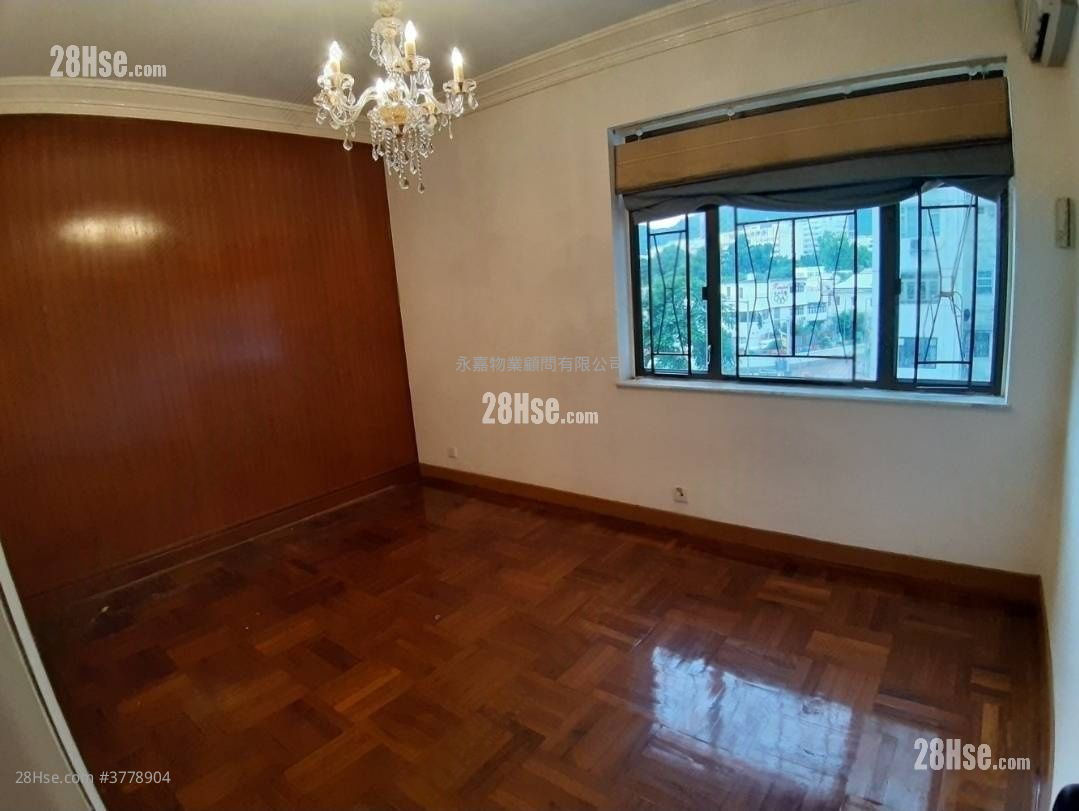 Harcourt Garden Sell 3 Bedrooms , 2 Bathrooms 1,830 ft²