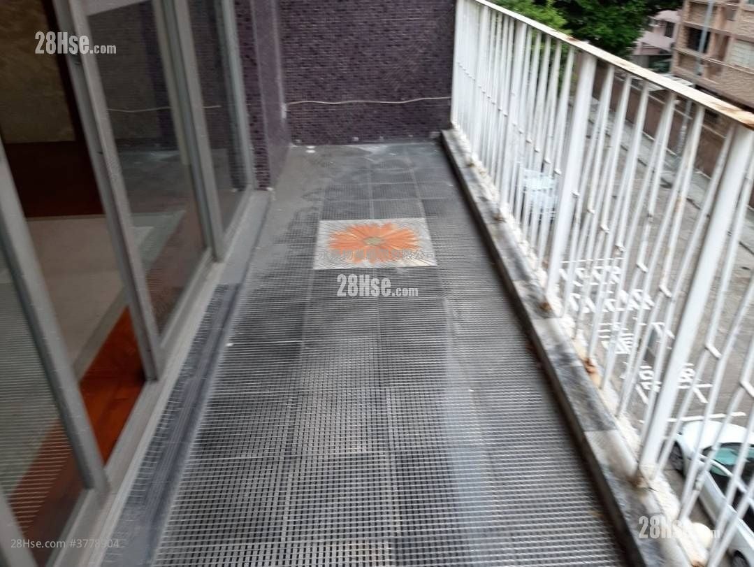 Harcourt Garden Sell 3 Bedrooms , 2 Bathrooms 1,830 ft²