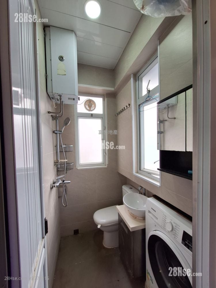 Lux Theatre Building Rental 2 Bedrooms , 2 Bathrooms 323 ft²