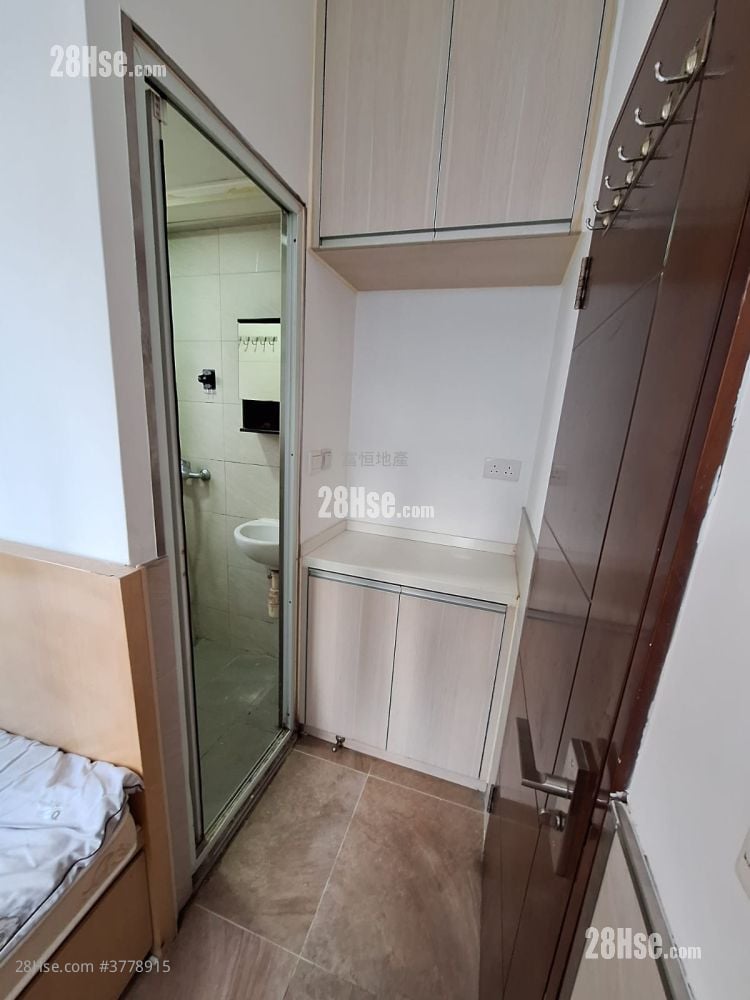 Lux Theatre Building Rental 2 Bedrooms , 2 Bathrooms 323 ft²