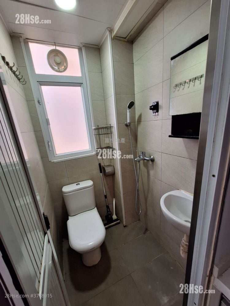 Lux Theatre Building Rental 2 Bedrooms , 2 Bathrooms 323 ft²