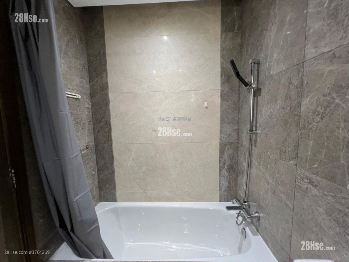 The Austin 售盘 3 房 , 2 浴室 529 平方尺