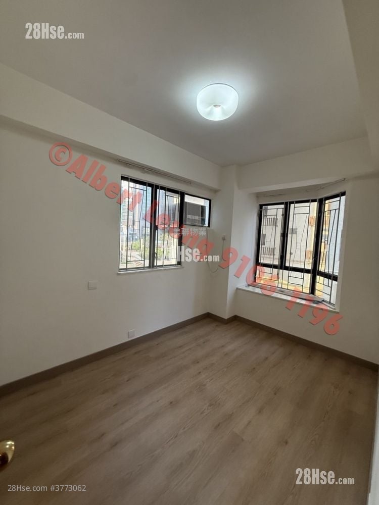 Shatin Plaza Sell 3 Bedrooms , 2 Bathrooms 722 ft²