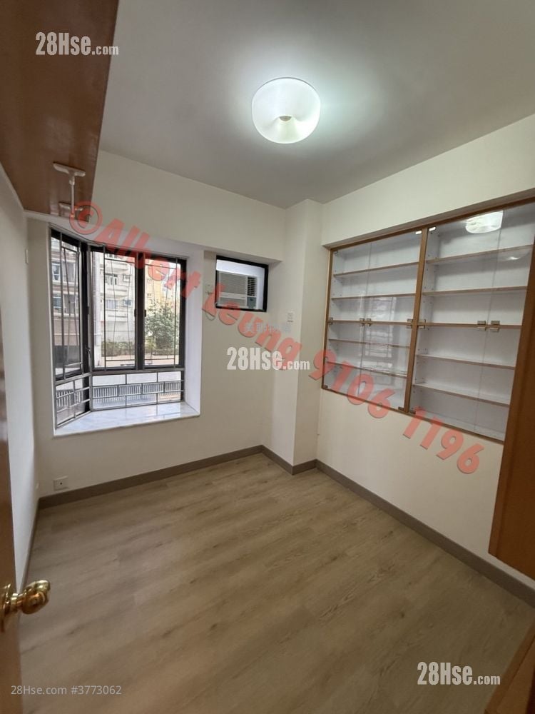 Shatin Plaza Sell 3 Bedrooms , 2 Bathrooms 722 ft²