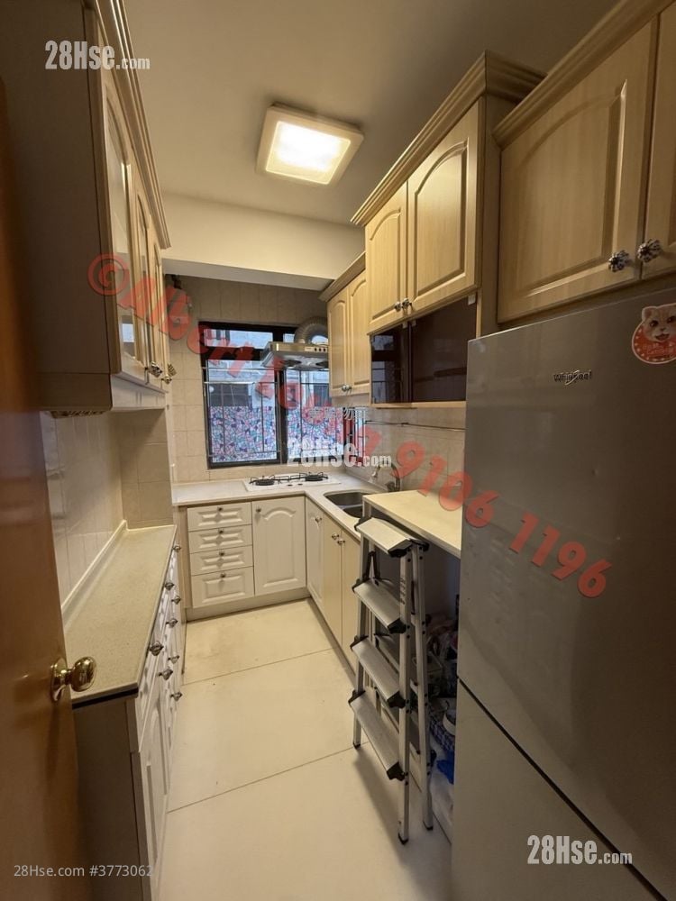 Shatin Plaza Sell 3 Bedrooms , 2 Bathrooms 722 ft²