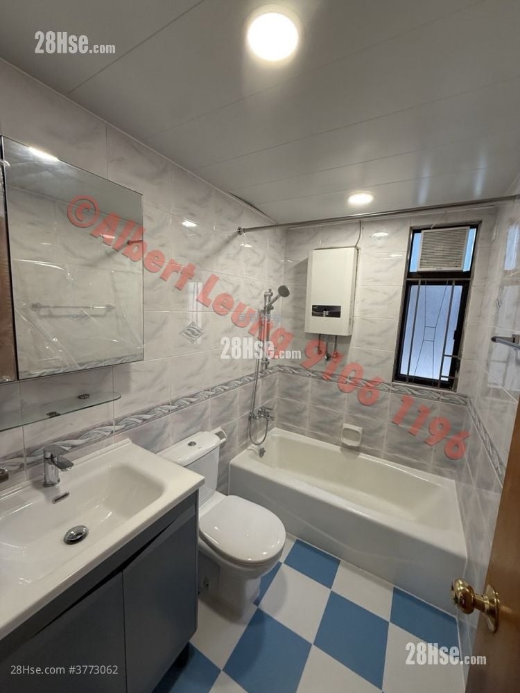 Shatin Plaza Sell 3 Bedrooms , 2 Bathrooms 722 ft²