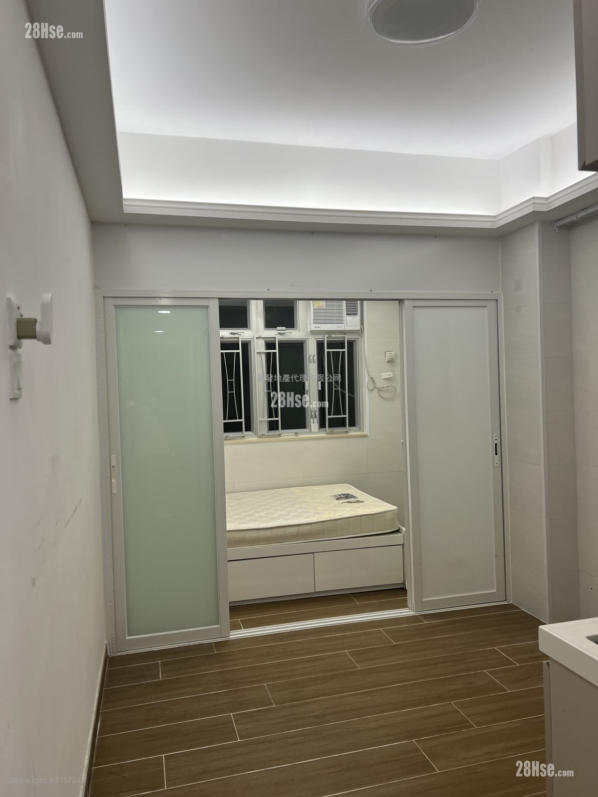 Cheung Hing Mansion Rental 2 Bedrooms , 1 Bathroom 256 ft²