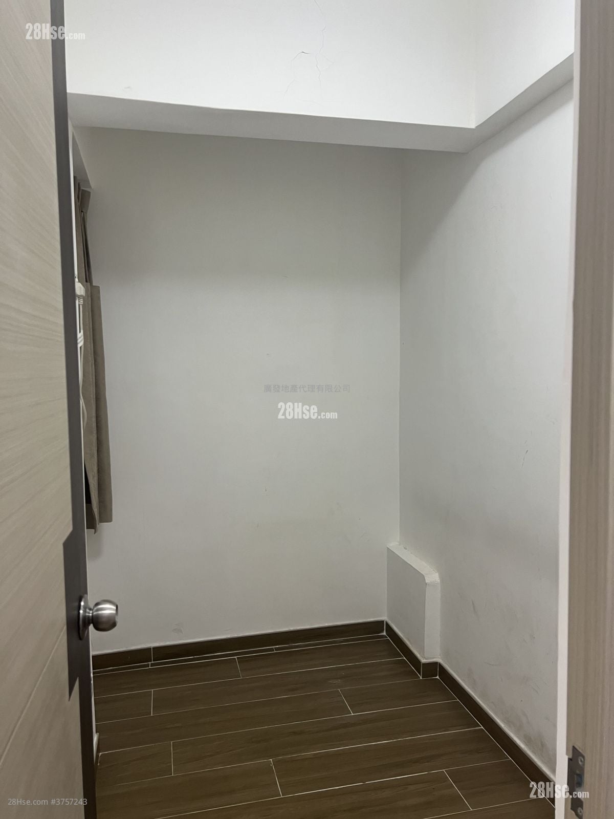 Cheung Hing Mansion Rental 2 Bedrooms , 1 Bathroom 256 ft²