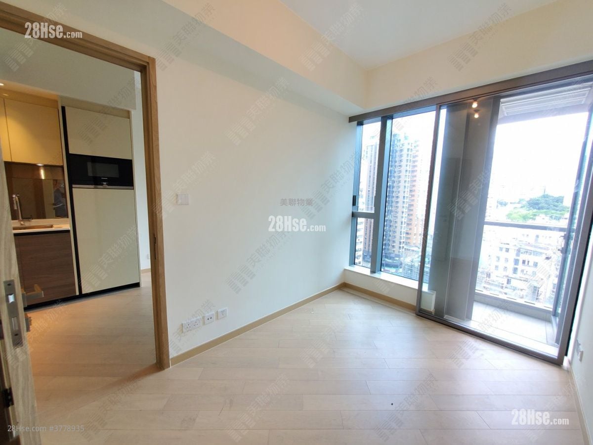 Grand Central Sell 1 Bedroom , 1 Bathroom 333 ft²