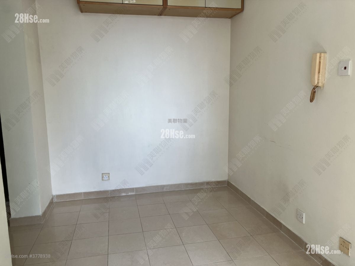 Hoi Fu Court Sell 212 ft²