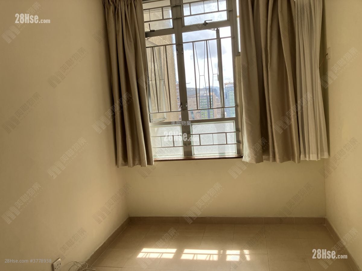 Hoi Fu Court Sell 212 ft²