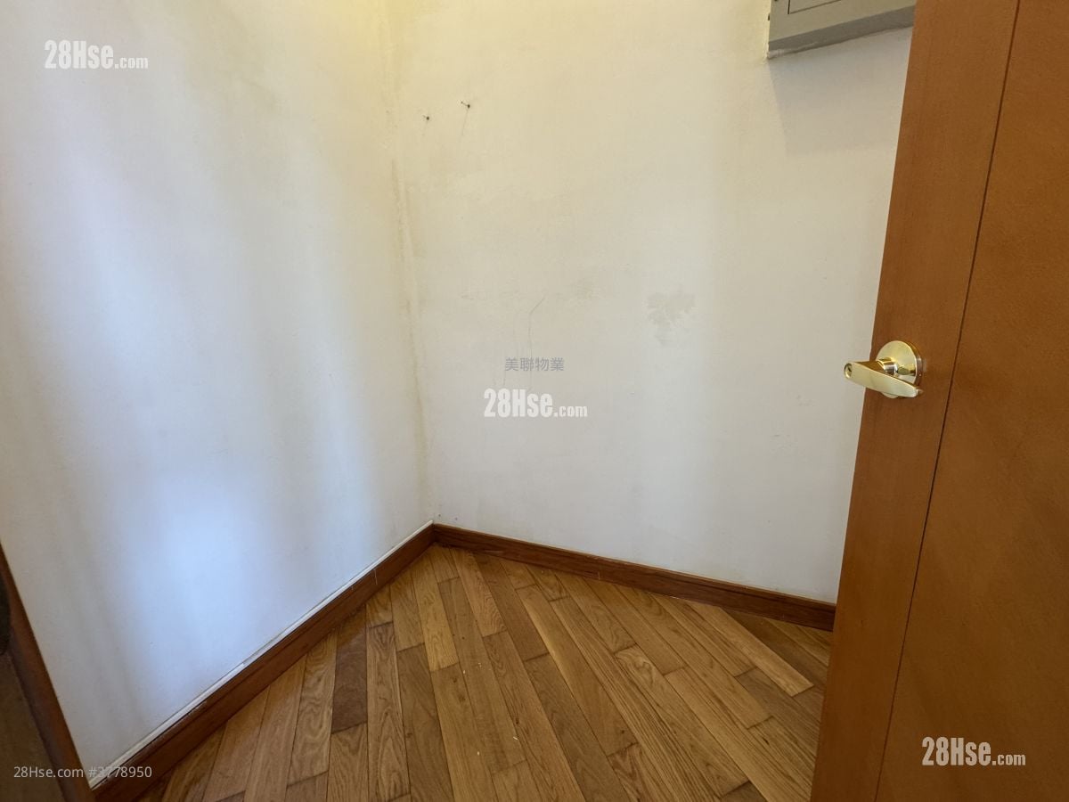 The Dynasty Rental 3 Bedrooms , 2 Bathrooms 728 ft²