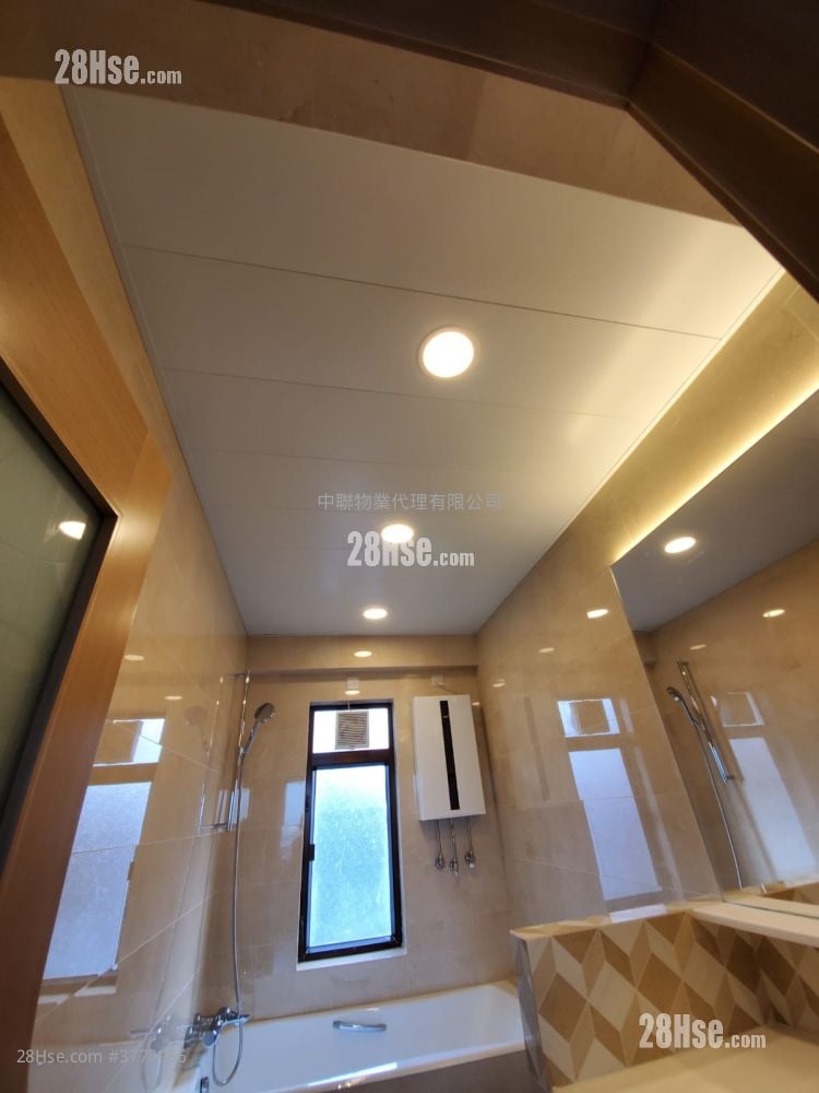 Shatin 33 Sell 3 Bedrooms , 2 Bathrooms 1,296 ft²