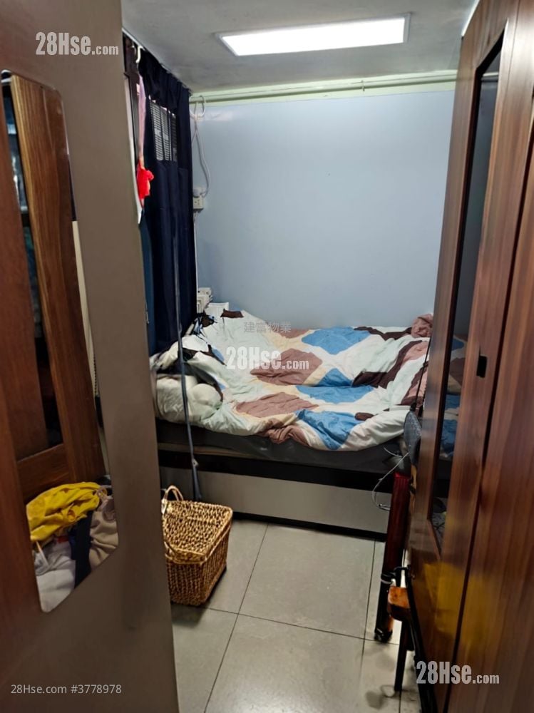 朗屏邨 售盘 2 房 , 1 浴室 381 平方尺