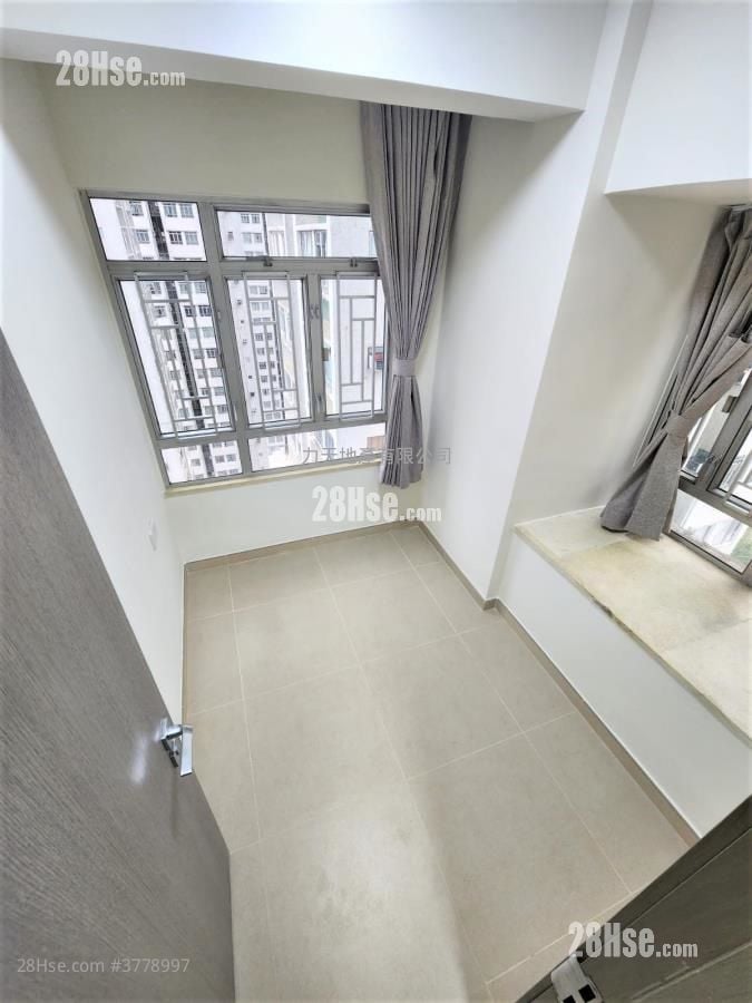 Garden Rivera Sell 2 Bedrooms , 1 Bathroom 242 ft²