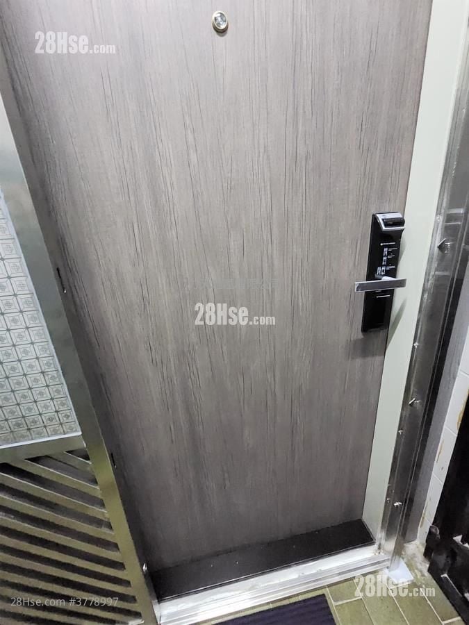 Garden Rivera Sell 2 Bedrooms , 1 Bathroom 242 ft²