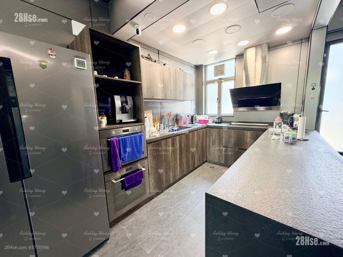 Green Crest Sell 1 Bedroom , 2 Bathrooms 1,090 ft²