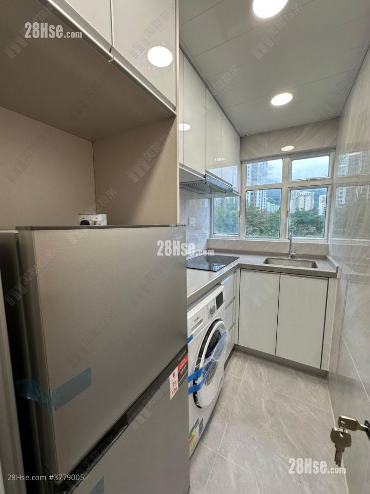 Ho Fai Garden Sell 3 Bedrooms , 1 Bathroom 463 ft²