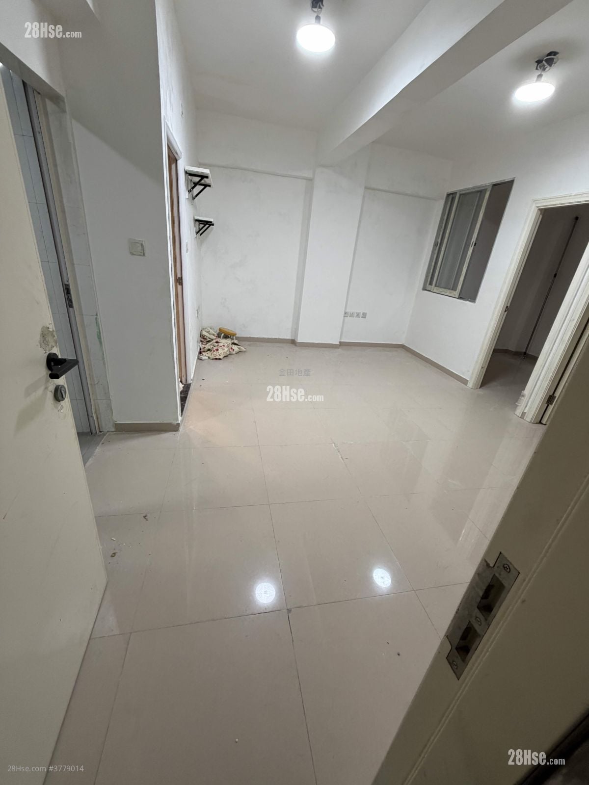 Apartment Rental 2 Bedrooms , 1 Bathroom 438 ft²