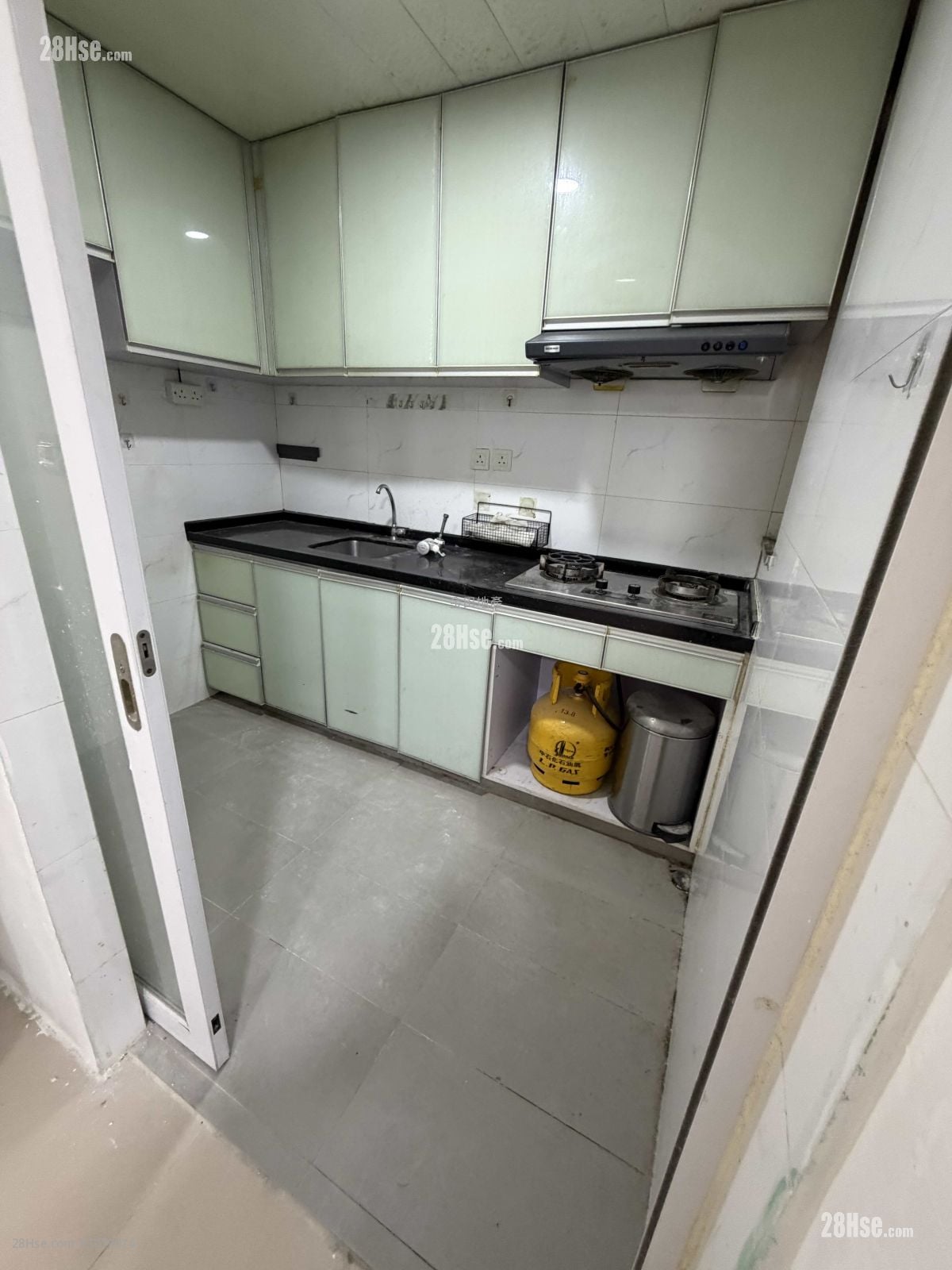 Apartment Rental 2 Bedrooms , 1 Bathroom 438 ft²