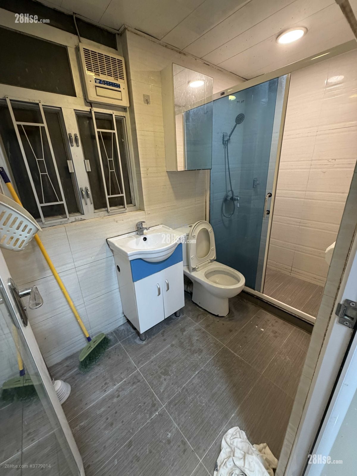 Apartment Rental 2 Bedrooms , 1 Bathroom 438 ft²