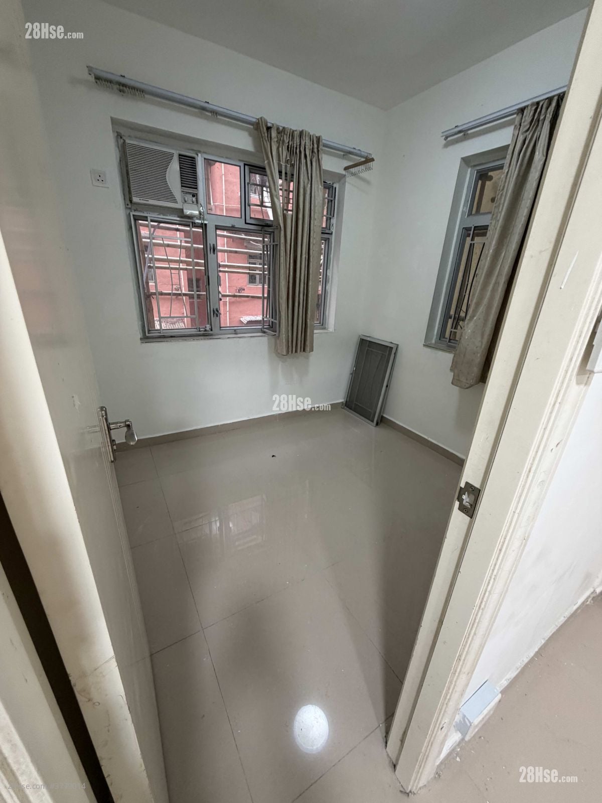 Apartment Rental 2 Bedrooms , 1 Bathroom 438 ft²