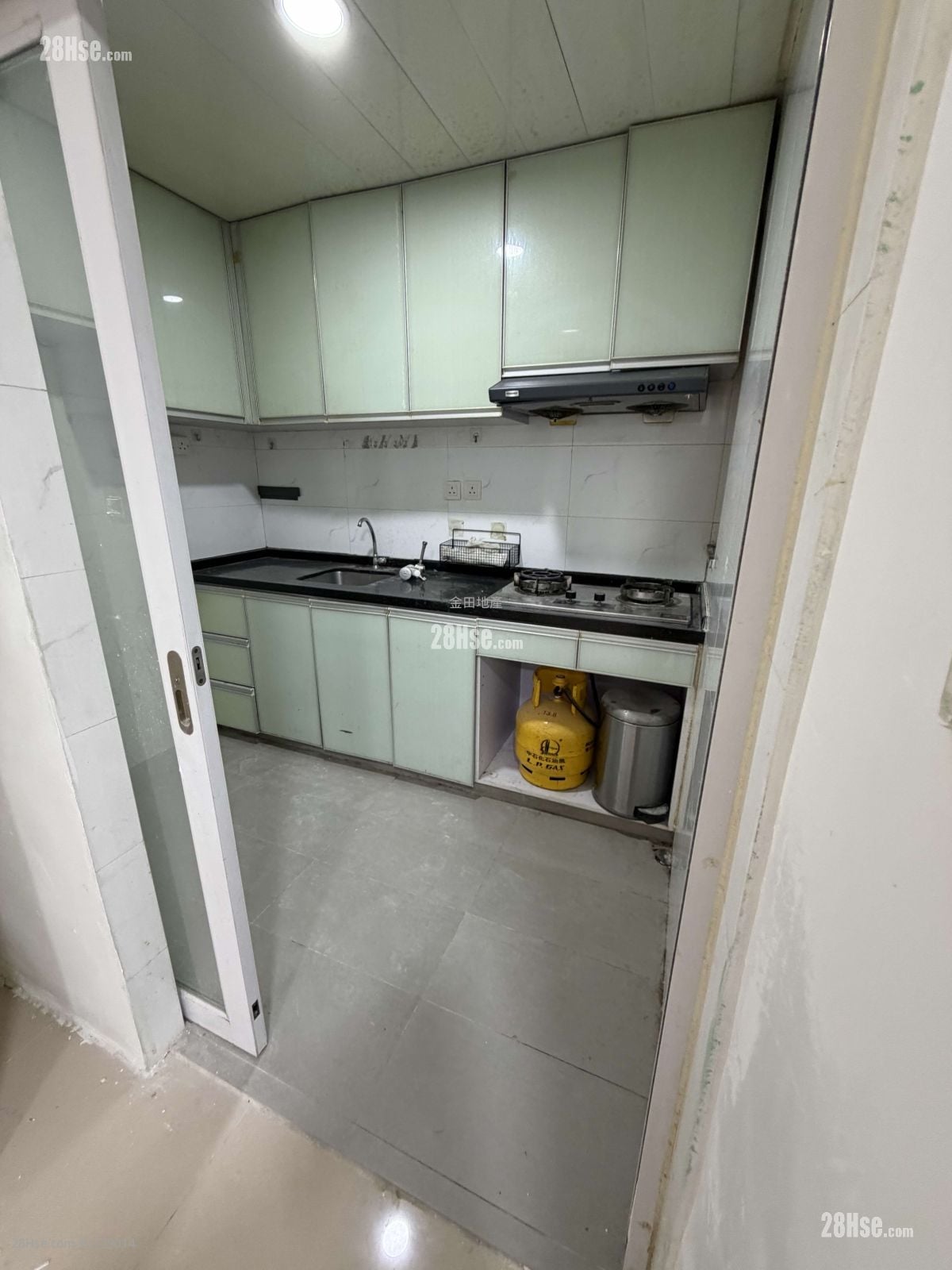 Apartment Rental 2 Bedrooms , 1 Bathroom 438 ft²