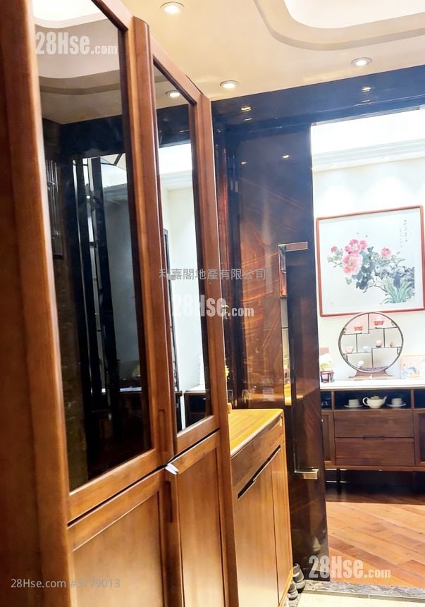 Ultima Rental 1,247 ft²